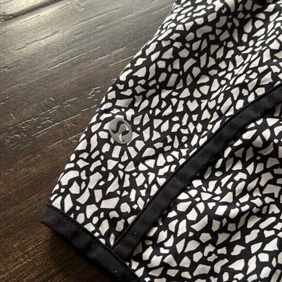 Lululemon Run Time Short 4" Miss Mosaic Black/Black Pockets Lined Drawcord Sz 6 - Picture 5 of 6